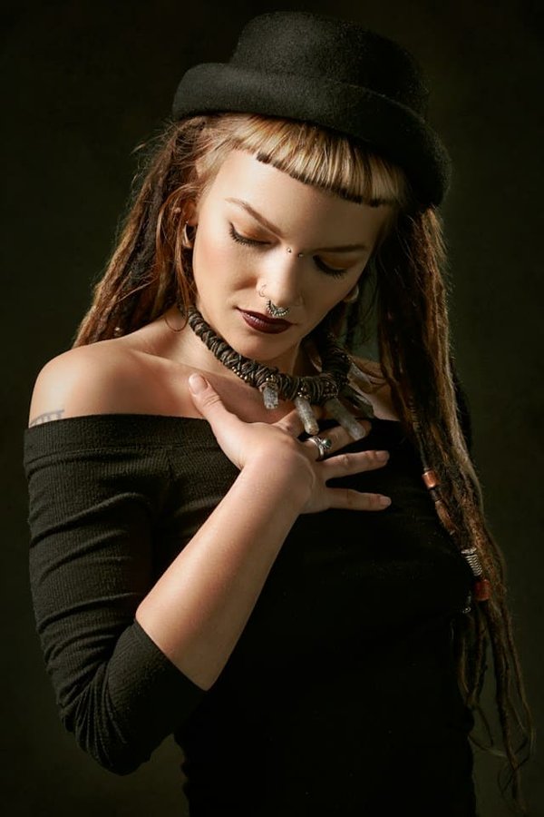 What are the most effective ways to incorporate fringe into your outfits without overdoing It?