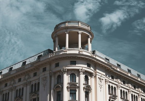 How can cultural heritage preservation be balanced with urban real estate development?